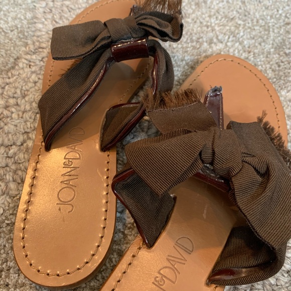 Joan & David Brown Bow leather sandals - Picture 2 of 5
